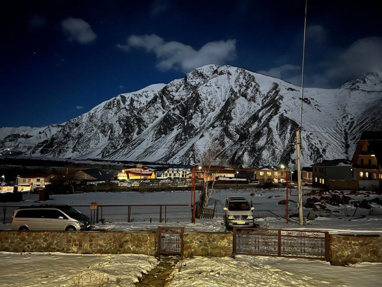 Hotel Diamond Kazbegi Exteriör bild